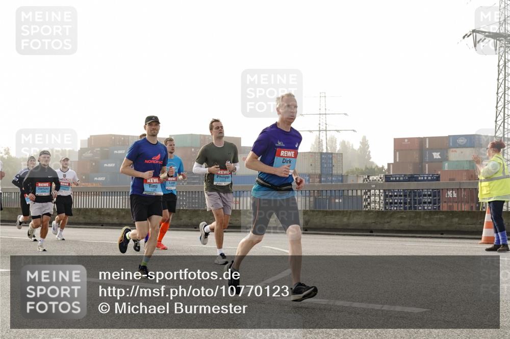 03.10.2026 - Köhlbrandbrückenlauf Michael Burmester http://msf.ph/oto/10770123 03.10.2026 09:13:23 Position 3 24, 19 meine-sportfotos.de