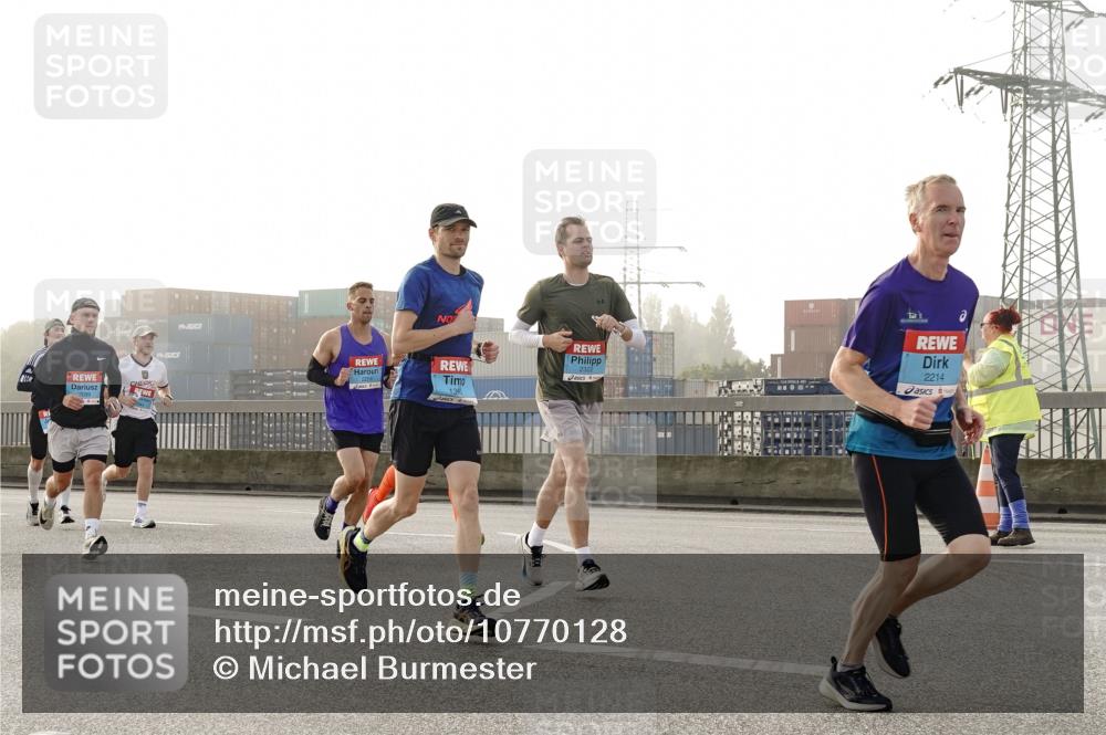 03.10.2026 - Köhlbrandbrückenlauf Michael Burmester http://msf.ph/oto/10770128 03.10.2026 09:13:23 Position 3 2322, 1346, 2214 meine-sportfotos.de