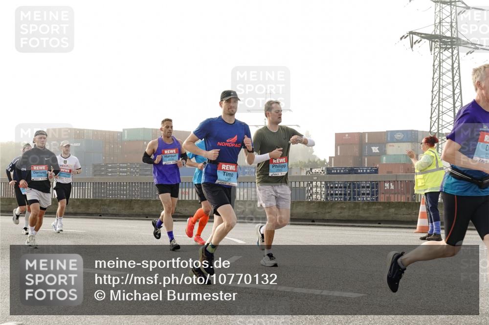 03.10.2026 - Köhlbrandbrückenlauf Michael Burmester http://msf.ph/oto/10770132 03.10.2026 09:13:24 Position 3 24, 2258, 1396 meine-sportfotos.de