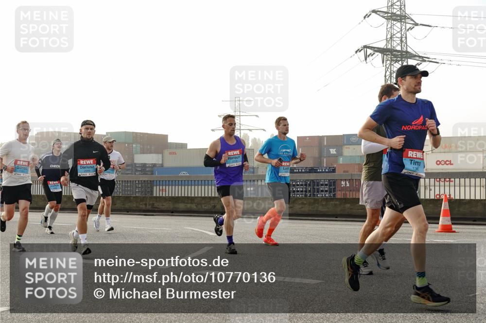 03.10.2026 - Köhlbrandbrückenlauf Michael Burmester http://msf.ph/oto/10770136 03.10.2026 09:13:24 Position 3 1101, 136 meine-sportfotos.de