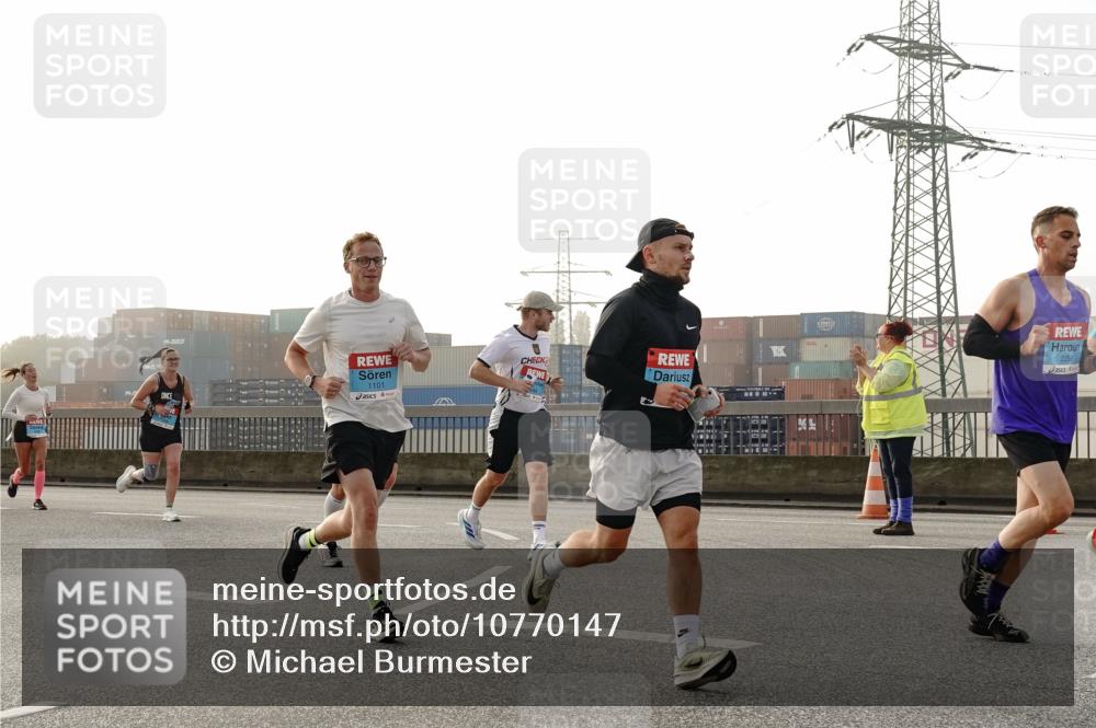 03.10.2026 - Köhlbrandbrückenlauf Michael Burmester http://msf.ph/oto/10770147 03.10.2026 09:13:26 Position 3 1101, 2258 meine-sportfotos.de