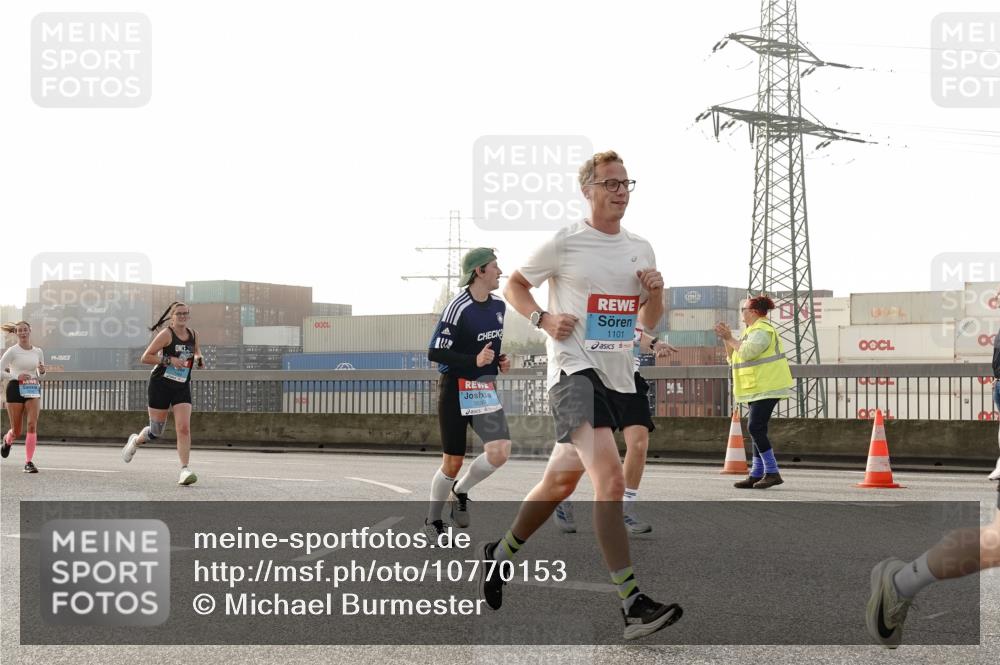 03.10.2026 - Köhlbrandbrückenlauf Michael Burmester http://msf.ph/oto/10770153 03.10.2026 09:13:26 Position 3 1101, 3699 meine-sportfotos.de