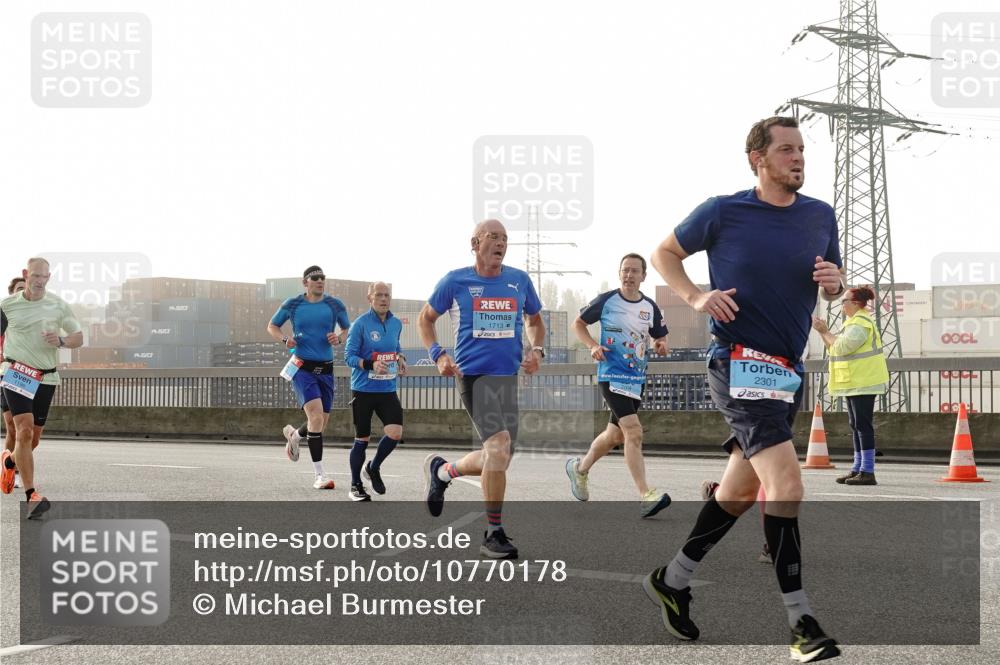 03.10.2026 - Köhlbrandbrückenlauf Michael Burmester http://msf.ph/oto/10770178 03.10.2026 09:13:29 Position 3 1713, 2301 meine-sportfotos.de
