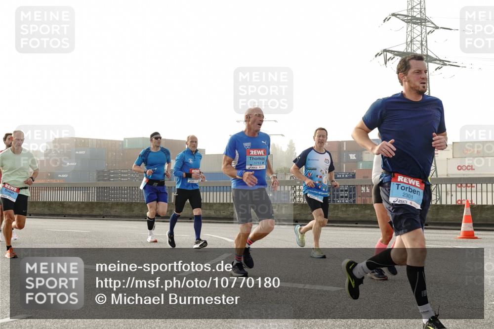 03.10.2026 - Köhlbrandbrückenlauf Michael Burmester http://msf.ph/oto/10770180 03.10.2026 09:13:29 Position 3 1196, 1713, 2301 meine-sportfotos.de