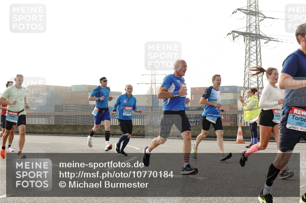 03.10.2026 - Köhlbrandbrückenlauf Michael Burmester http://msf.ph/oto/10770184 03.10.2026 09:13:30 Position 3 1196, 17032, 2301 meine-sportfotos.de