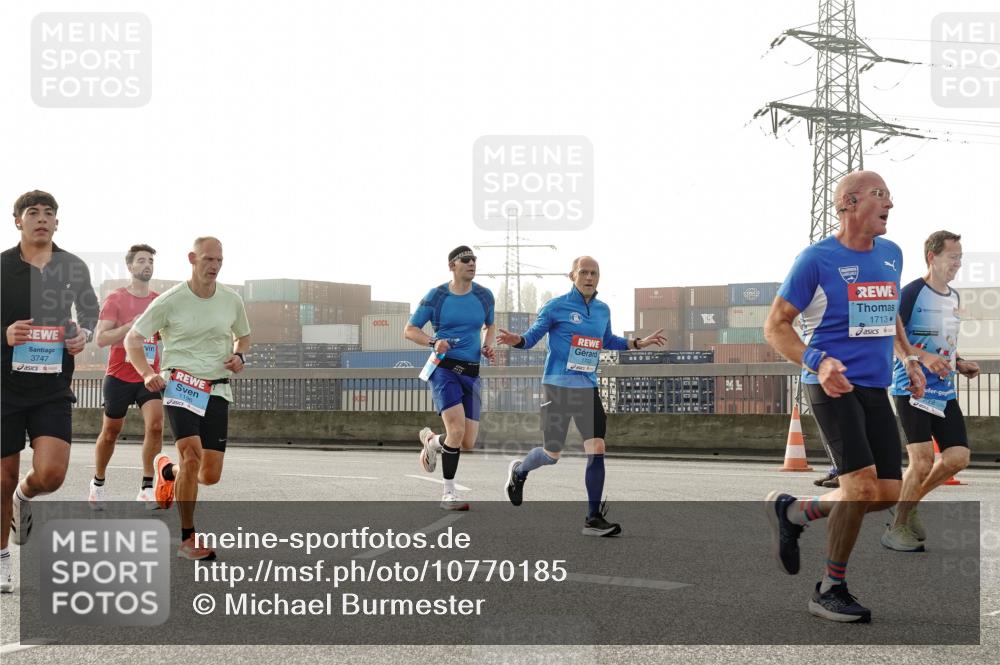 03.10.2026 - Köhlbrandbrückenlauf Michael Burmester http://msf.ph/oto/10770185 03.10.2026 09:13:30 Position 3 3747, 1713, 1703 meine-sportfotos.de