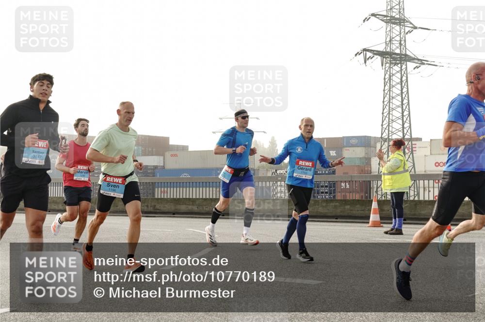 03.10.2026 - Köhlbrandbrückenlauf Michael Burmester http://msf.ph/oto/10770189 03.10.2026 09:13:30 Position 3 3747, 1196, 1703 meine-sportfotos.de