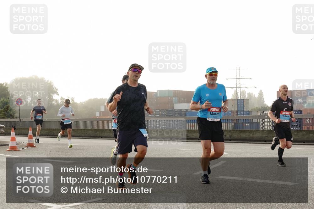 03.10.2026 - Köhlbrandbrückenlauf Michael Burmester http://msf.ph/oto/10770211 03.10.2026 09:13:34 Position 3 1262 meine-sportfotos.de
