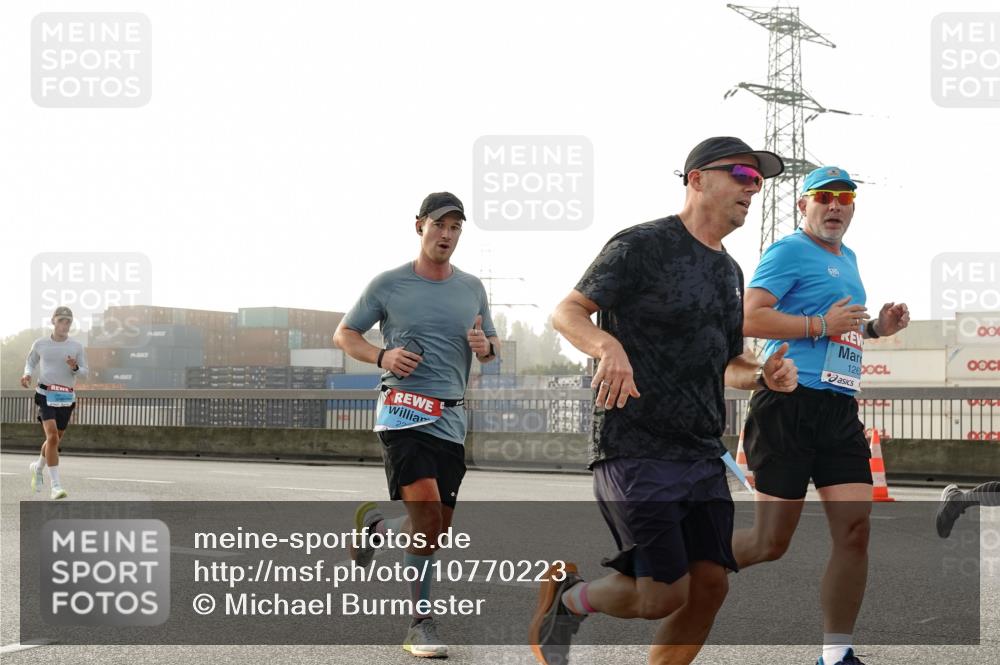 03.10.2026 - Köhlbrandbrückenlauf Michael Burmester http://msf.ph/oto/10770223 03.10.2026 09:13:35 Position 3 22, 000, 12600 meine-sportfotos.de