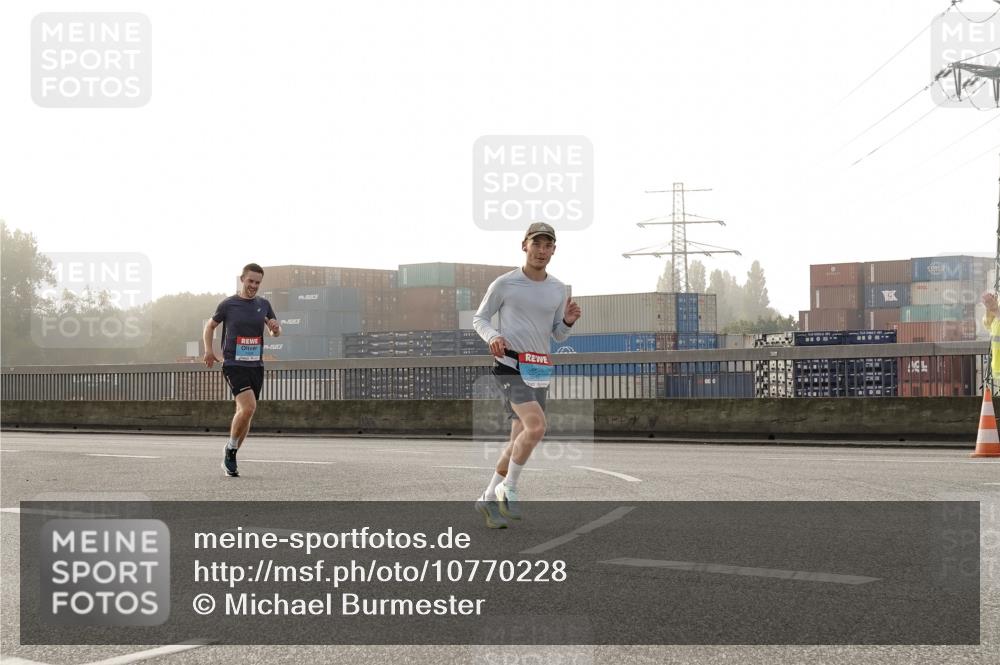 03.10.2026 - Köhlbrandbrückenlauf Michael Burmester http://msf.ph/oto/10770228 03.10.2026 09:13:36 Position 3 10 meine-sportfotos.de