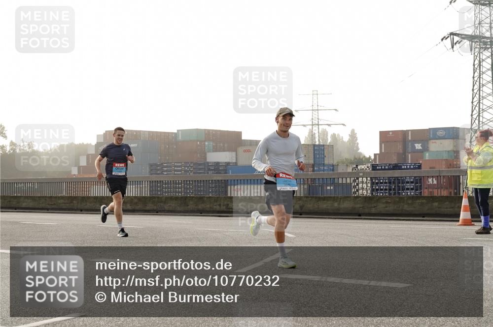 03.10.2026 - Köhlbrandbrückenlauf Michael Burmester http://msf.ph/oto/10770232 03.10.2026 09:13:36 Position 3  meine-sportfotos.de