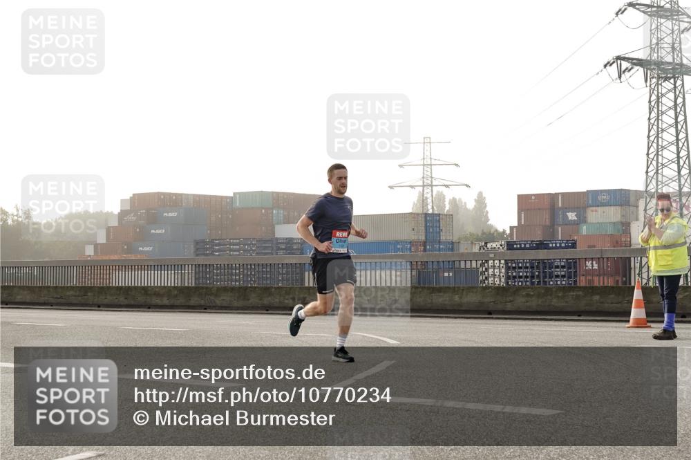 03.10.2026 - Köhlbrandbrückenlauf Michael Burmester http://msf.ph/oto/10770234 03.10.2026 09:13:37 Position 3  meine-sportfotos.de