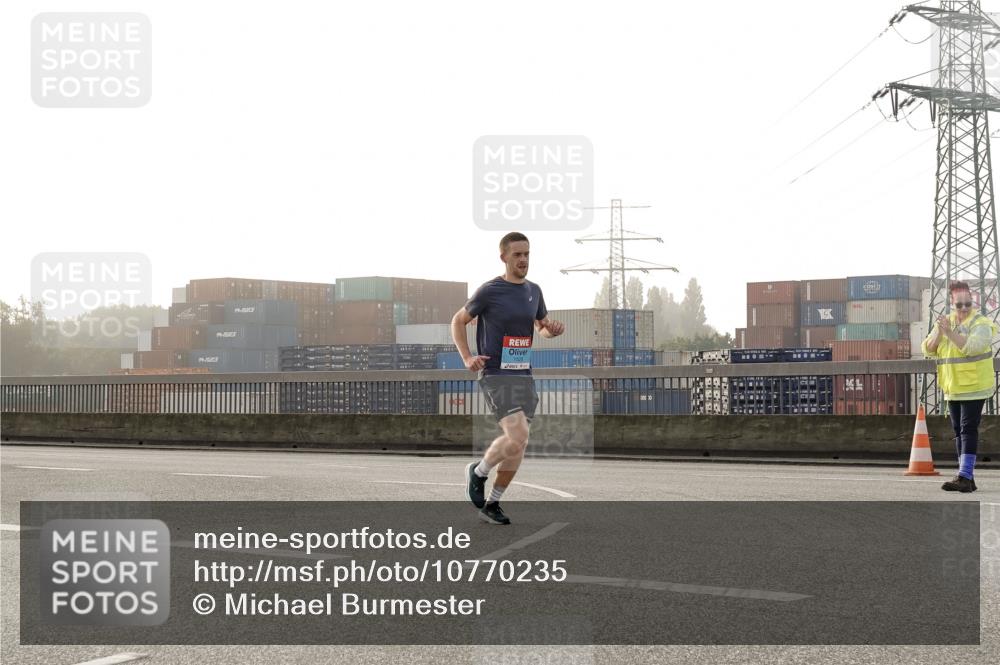 03.10.2026 - Köhlbrandbrückenlauf Michael Burmester http://msf.ph/oto/10770235 03.10.2026 09:13:37 Position 3 1526 meine-sportfotos.de