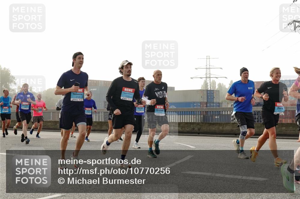 03.10.2026 - Köhlbrandbrückenlauf Michael Burmester http://msf.ph/oto/10770256 03.10.2026 09:13:44 Position 3 1829, 2145, 2137, 2189 meine-sportfotos.de