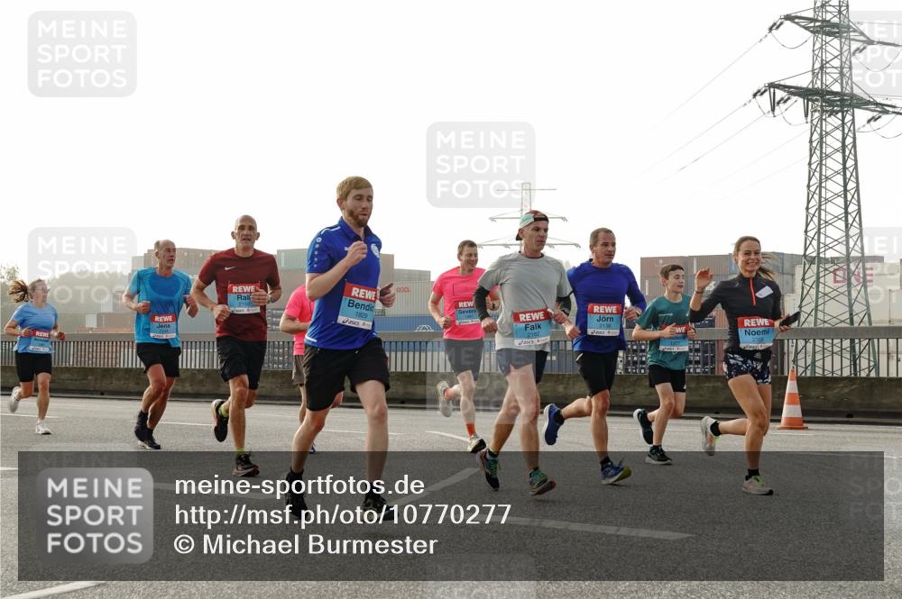 03.10.2026 - Köhlbrandbrückenlauf Michael Burmester http://msf.ph/oto/10770277 03.10.2026 09:13:46 Position 3 1829, 2182, 2138 meine-sportfotos.de