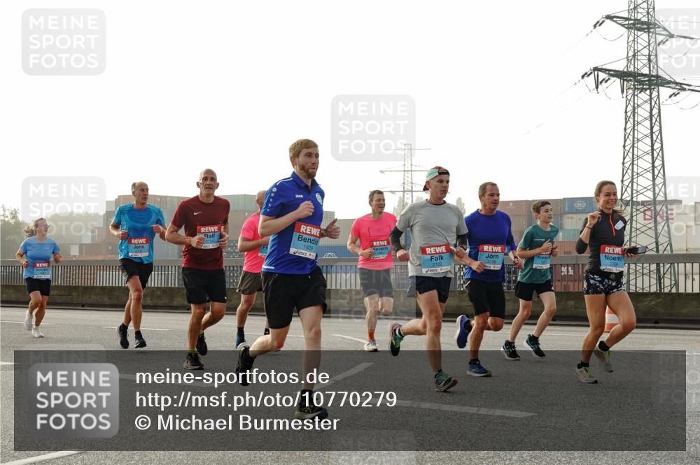 03.10.2026 - Köhlbrandbrückenlauf Michael Burmester http://msf.ph/oto/10770279 03.10.2026 09:13:46 Position 3 1829, 2182, 2138 meine-sportfotos.de