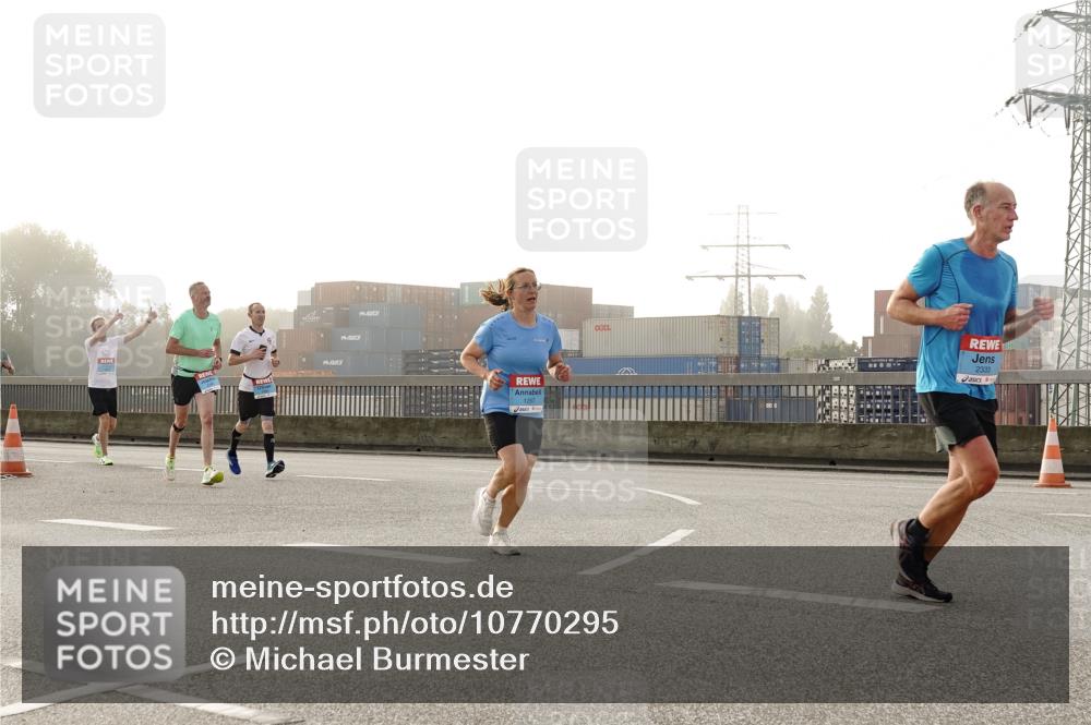03.10.2026 - Köhlbrandbrückenlauf Michael Burmester http://msf.ph/oto/10770295 03.10.2026 09:13:48 Position 3 1267, 2333 meine-sportfotos.de