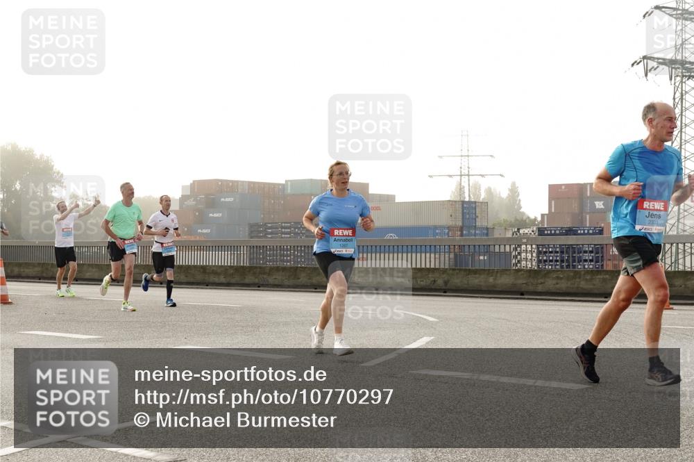 03.10.2026 - Köhlbrandbrückenlauf Michael Burmester http://msf.ph/oto/10770297 03.10.2026 09:13:49 Position 3 1267, 2333 meine-sportfotos.de