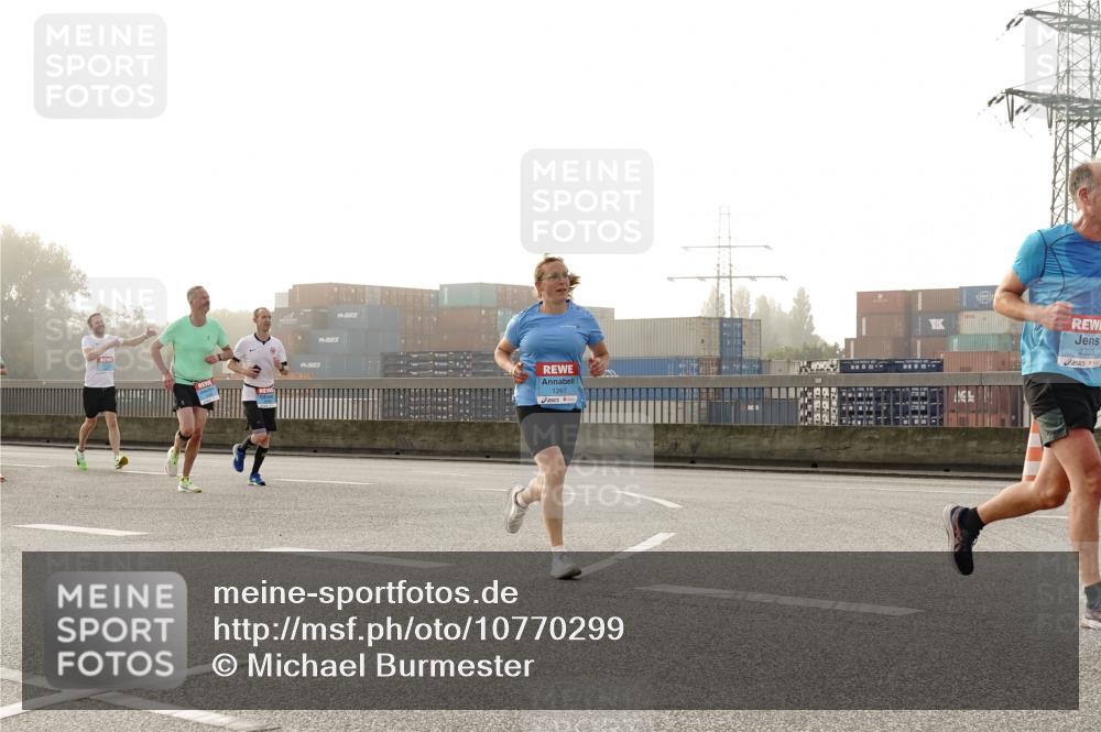 03.10.2026 - Köhlbrandbrückenlauf Michael Burmester http://msf.ph/oto/10770299 03.10.2026 09:13:49 Position 3 1267, 2333 meine-sportfotos.de