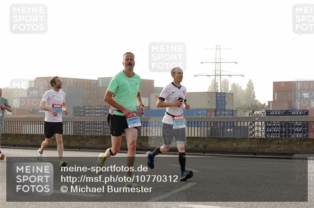 03.10.2026 - Köhlbrandbrückenlauf Michael Burmester http://msf.ph/oto/10770312 03.10.2026 09:13:51 Position 3 2163 meine-sportfotos.de