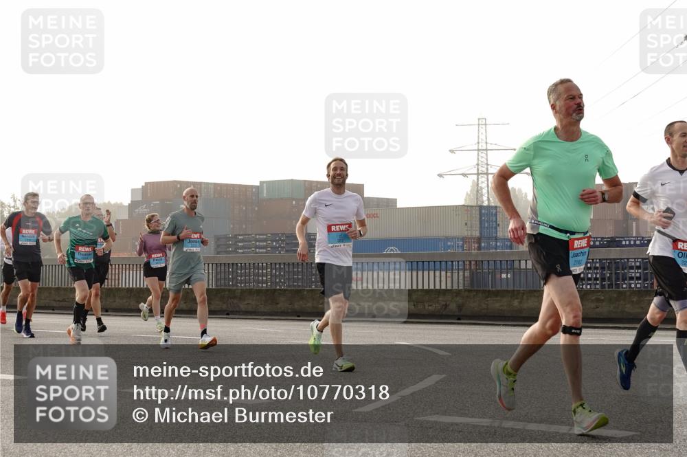 03.10.2026 - Köhlbrandbrückenlauf Michael Burmester http://msf.ph/oto/10770318 03.10.2026 09:13:52 Position 3 2163 meine-sportfotos.de