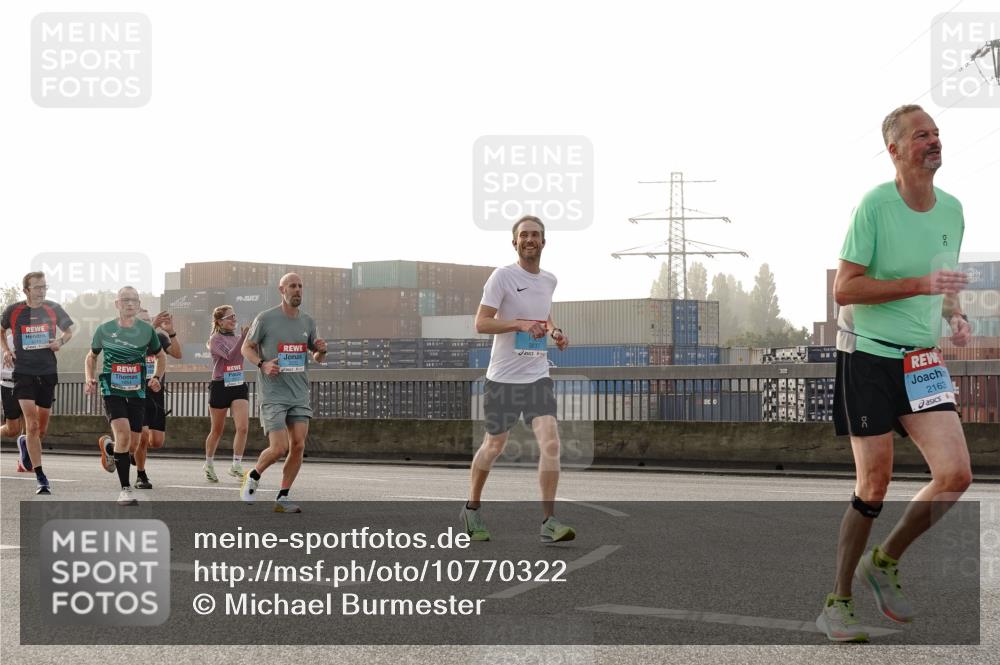03.10.2026 - Köhlbrandbrückenlauf Michael Burmester http://msf.ph/oto/10770322 03.10.2026 09:13:52 Position 3 2163 meine-sportfotos.de