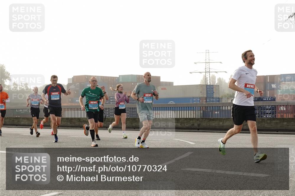 03.10.2026 - Köhlbrandbrückenlauf Michael Burmester http://msf.ph/oto/10770324 03.10.2026 09:13:53 Position 3 15 meine-sportfotos.de