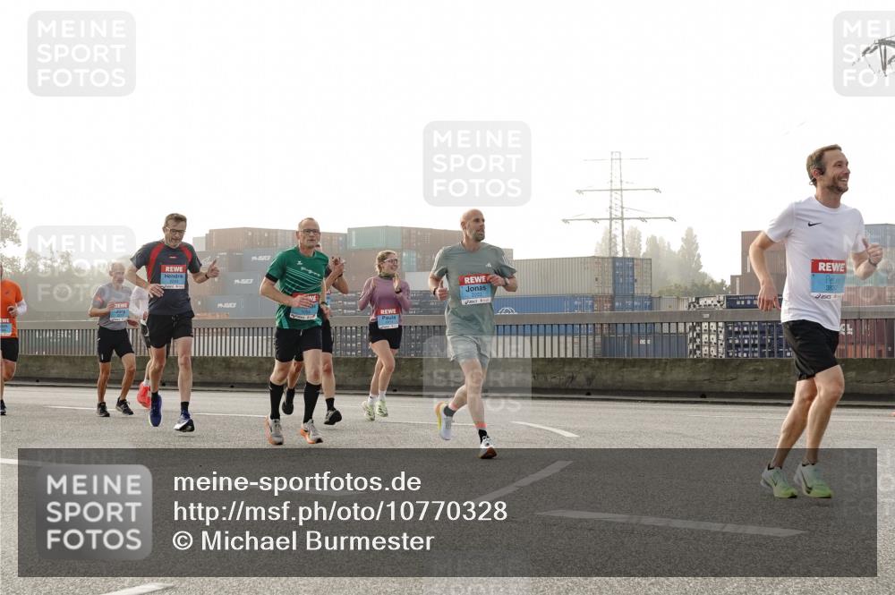 03.10.2026 - Köhlbrandbrückenlauf Michael Burmester http://msf.ph/oto/10770328 03.10.2026 09:13:53 Position 3 3837 meine-sportfotos.de