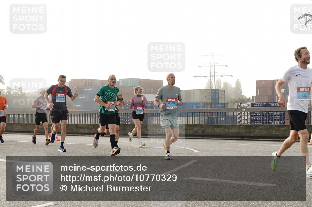 03.10.2026 - Köhlbrandbrückenlauf Michael Burmester http://msf.ph/oto/10770329 03.10.2026 09:13:53 Position 3 19, 3837 meine-sportfotos.de