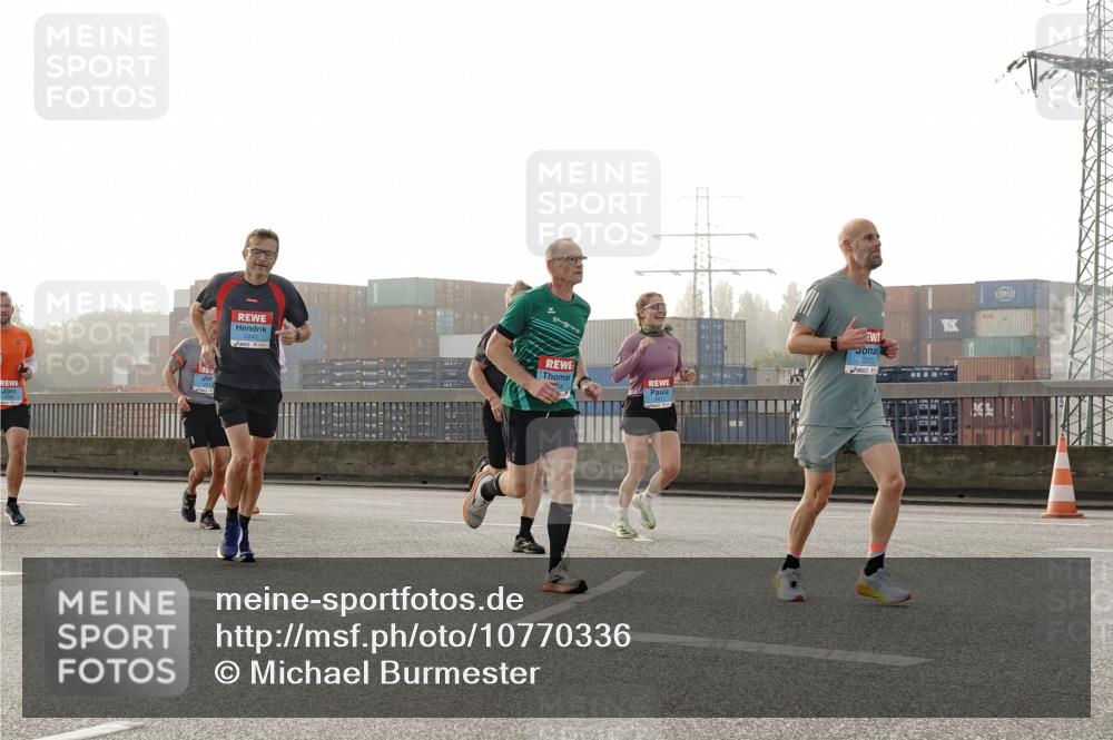03.10.2026 - Köhlbrandbrückenlauf Michael Burmester http://msf.ph/oto/10770336 03.10.2026 09:13:54 Position 3 2222 meine-sportfotos.de