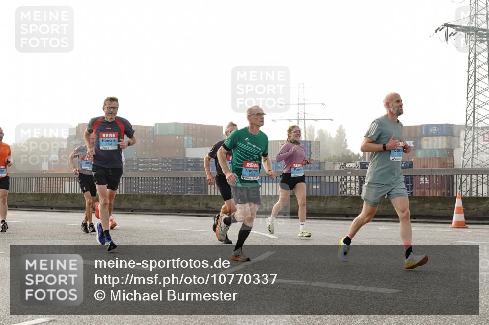 03.10.2026 - Köhlbrandbrückenlauf Michael Burmester http://msf.ph/oto/10770337 03.10.2026 09:13:54 Position 3 1054 meine-sportfotos.de