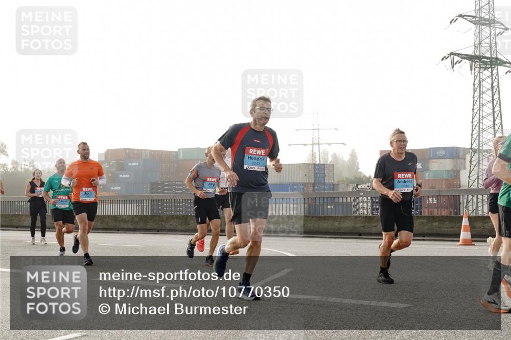 03.10.2026 - Köhlbrandbrückenlauf Michael Burmester http://msf.ph/oto/10770350 03.10.2026 09:13:55 Position 3 2243, 2344 meine-sportfotos.de