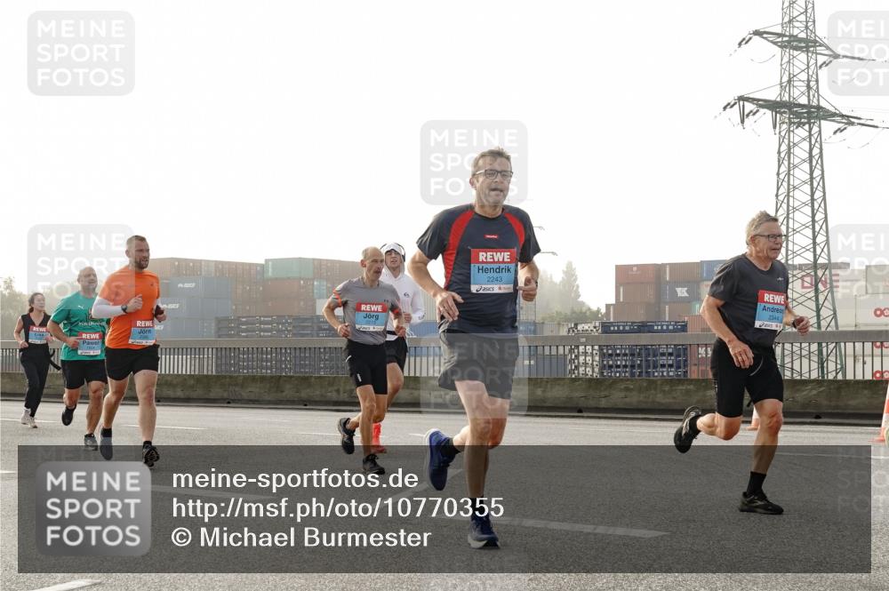 03.10.2026 - Köhlbrandbrückenlauf Michael Burmester http://msf.ph/oto/10770355 03.10.2026 09:13:55 Position 3 2243, 00, 2344 meine-sportfotos.de