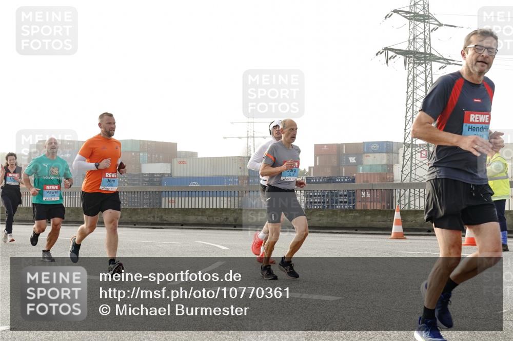 03.10.2026 - Köhlbrandbrückenlauf Michael Burmester http://msf.ph/oto/10770361 03.10.2026 09:13:56 Position 3 2215, 0313 meine-sportfotos.de