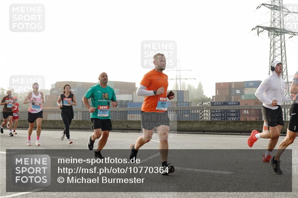 03.10.2026 - Köhlbrandbrückenlauf Michael Burmester http://msf.ph/oto/10770364 03.10.2026 09:13:57 Position 3 1604, 2395 meine-sportfotos.de