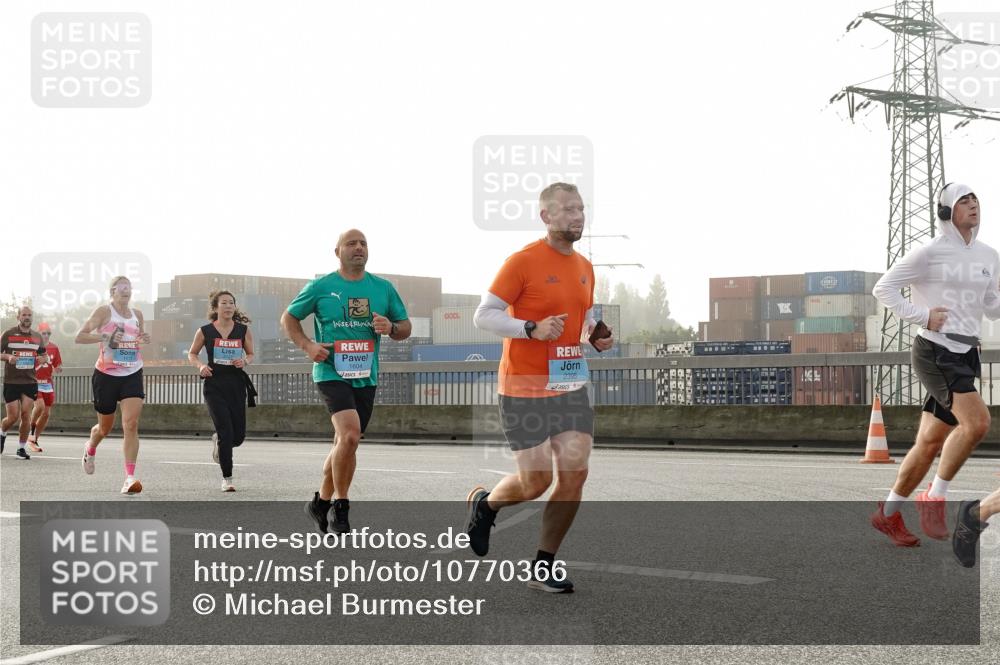 03.10.2026 - Köhlbrandbrückenlauf Michael Burmester http://msf.ph/oto/10770366 03.10.2026 09:13:57 Position 3 1604, 2395 meine-sportfotos.de