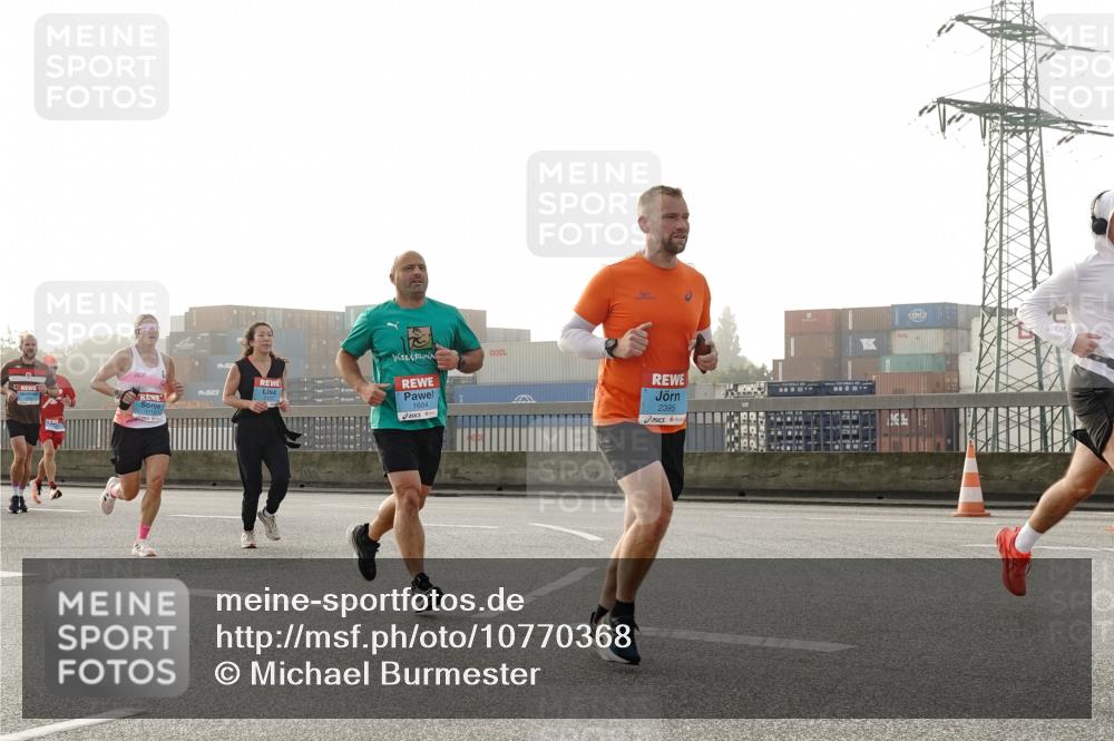 03.10.2026 - Köhlbrandbrückenlauf Michael Burmester http://msf.ph/oto/10770368 03.10.2026 09:13:57 Position 3 1, 1604, 2395 meine-sportfotos.de