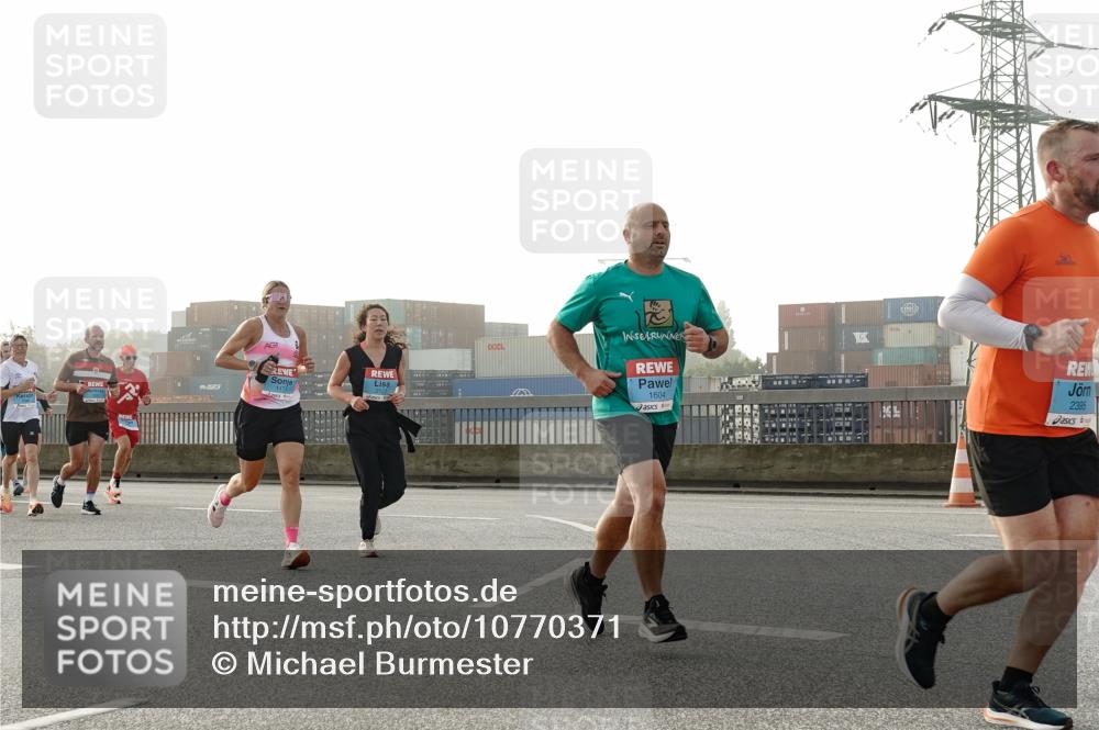 03.10.2026 - Köhlbrandbrückenlauf Michael Burmester http://msf.ph/oto/10770371 03.10.2026 09:13:58 Position 3 1, 1604, 2395 meine-sportfotos.de