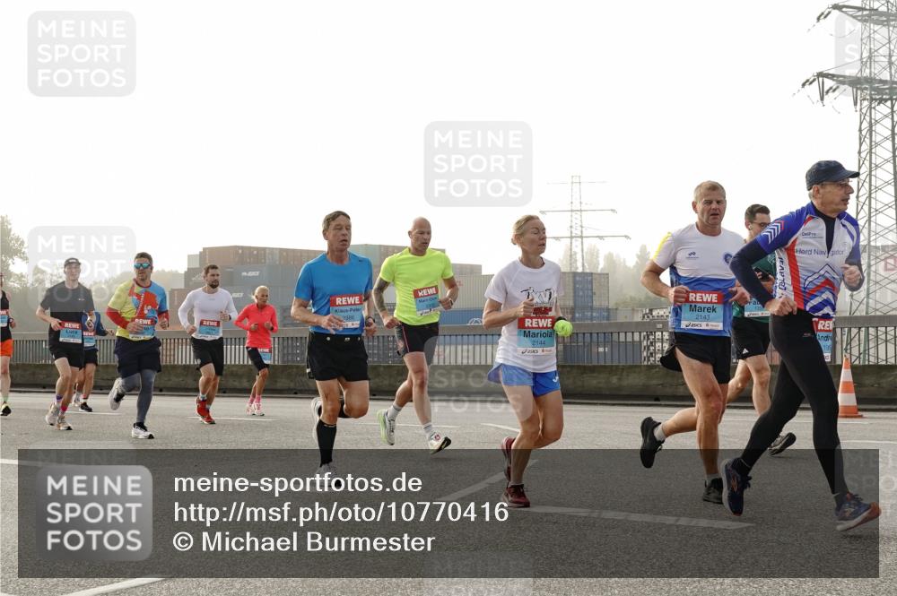 03.10.2026 - Köhlbrandbrückenlauf Michael Burmester http://msf.ph/oto/10770416 03.10.2026 09:14:03 Position 3 2144, 2143 meine-sportfotos.de