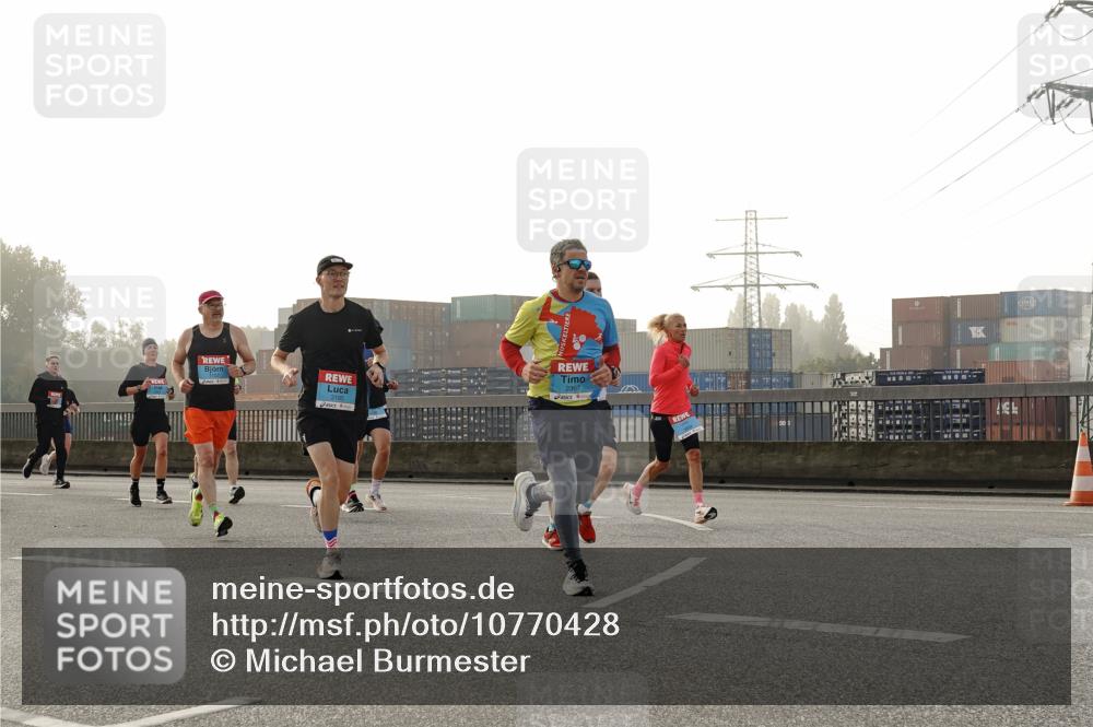 03.10.2026 - Köhlbrandbrückenlauf Michael Burmester http://msf.ph/oto/10770428 03.10.2026 09:14:04 Position 3  meine-sportfotos.de