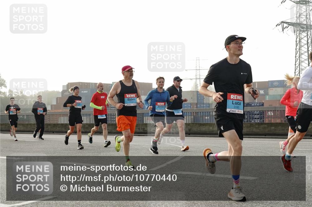 03.10.2026 - Köhlbrandbrückenlauf Michael Burmester http://msf.ph/oto/10770440 03.10.2026 09:14:06 Position 3 1371, 3185 meine-sportfotos.de