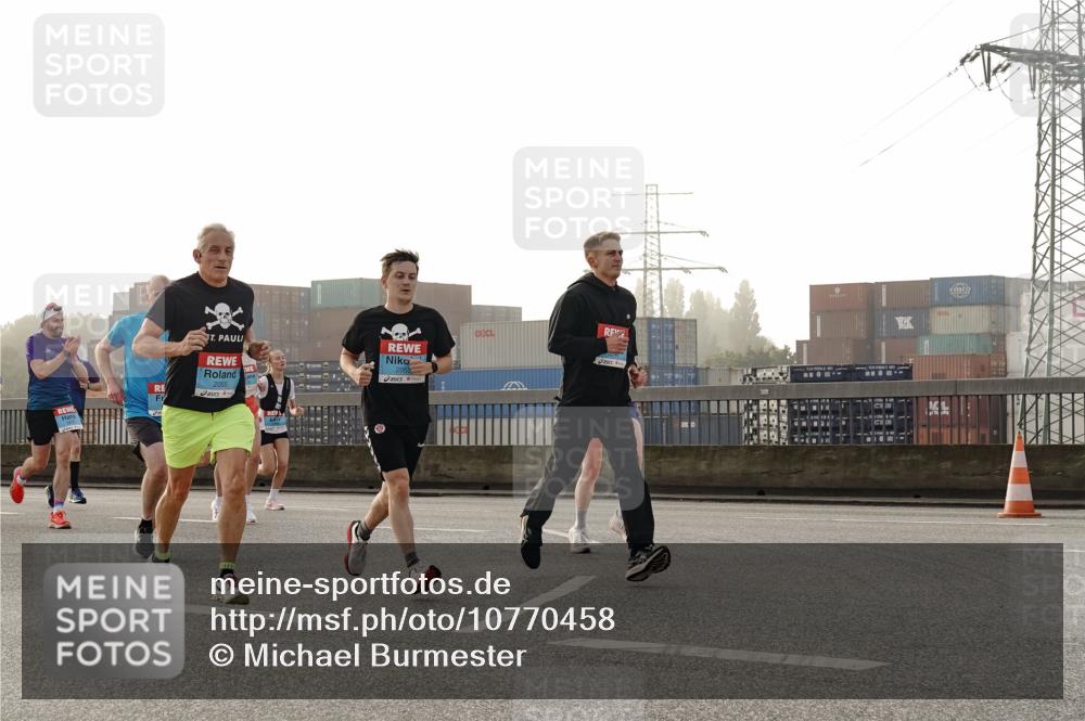 03.10.2026 - Köhlbrandbrückenlauf Michael Burmester http://msf.ph/oto/10770458 03.10.2026 09:14:09 Position 3 2055 meine-sportfotos.de