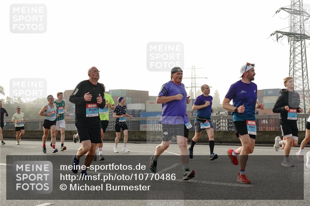 03.10.2026 - Köhlbrandbrückenlauf Michael Burmester http://msf.ph/oto/10770486 03.10.2026 09:14:12 Position 3 2379, 3843 meine-sportfotos.de