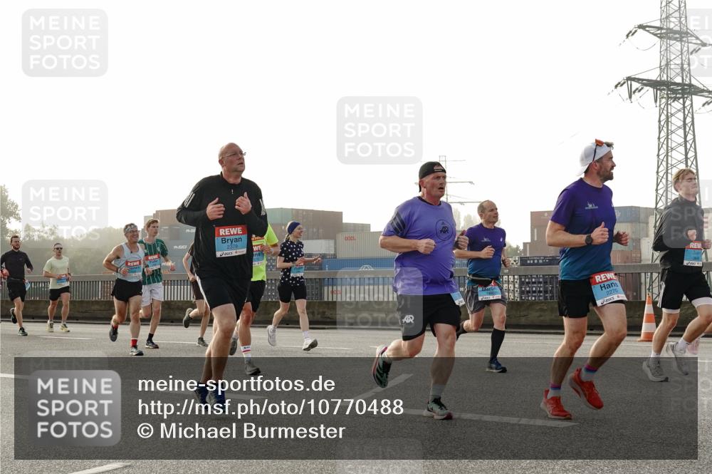 03.10.2026 - Köhlbrandbrückenlauf Michael Burmester http://msf.ph/oto/10770488 03.10.2026 09:14:13 Position 3 2379, 2270 meine-sportfotos.de