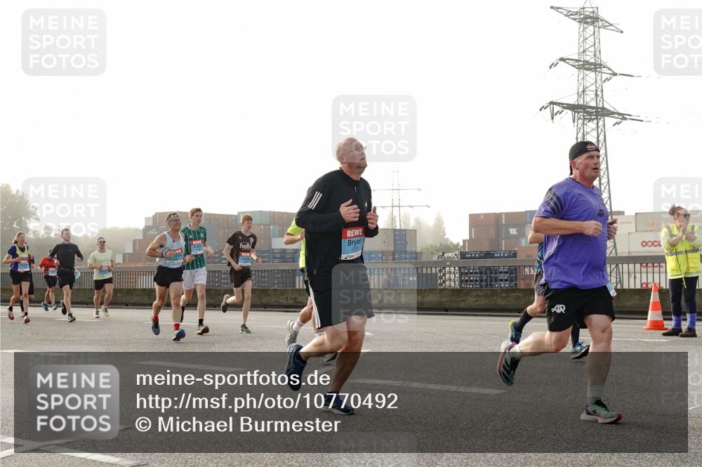 03.10.2026 - Köhlbrandbrückenlauf Michael Burmester http://msf.ph/oto/10770492 03.10.2026 09:14:13 Position 3  meine-sportfotos.de