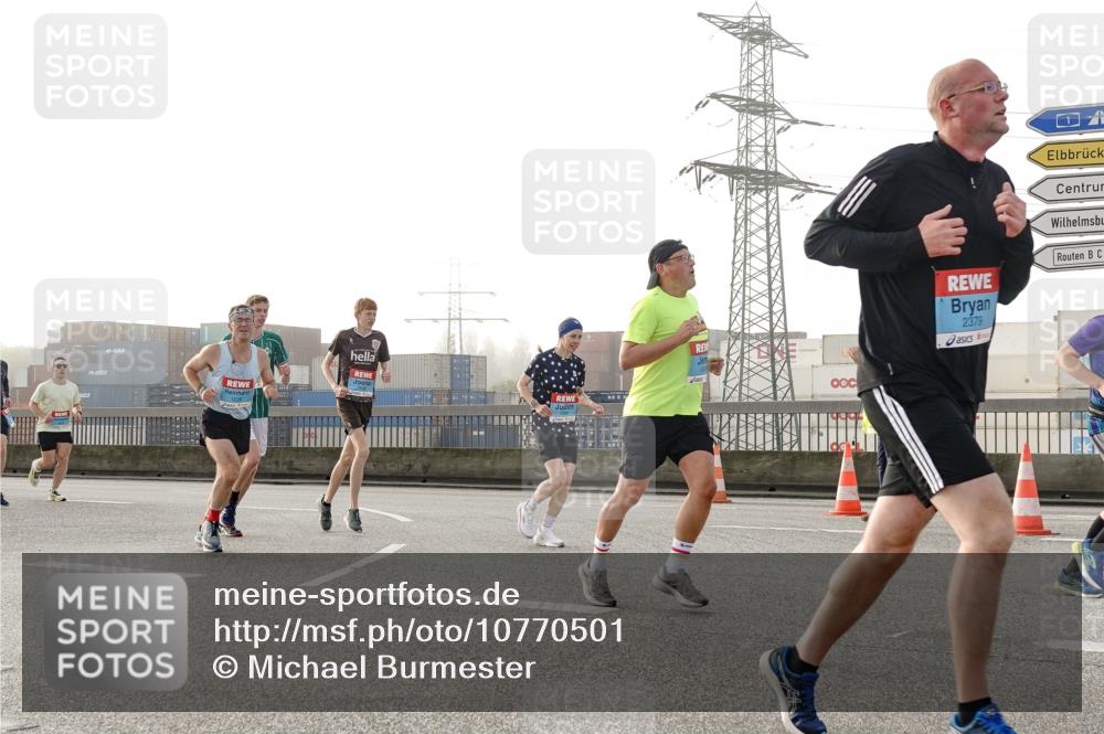 03.10.2026 - Köhlbrandbrückenlauf Michael Burmester http://msf.ph/oto/10770501 03.10.2026 09:14:14 Position 3 2379 meine-sportfotos.de