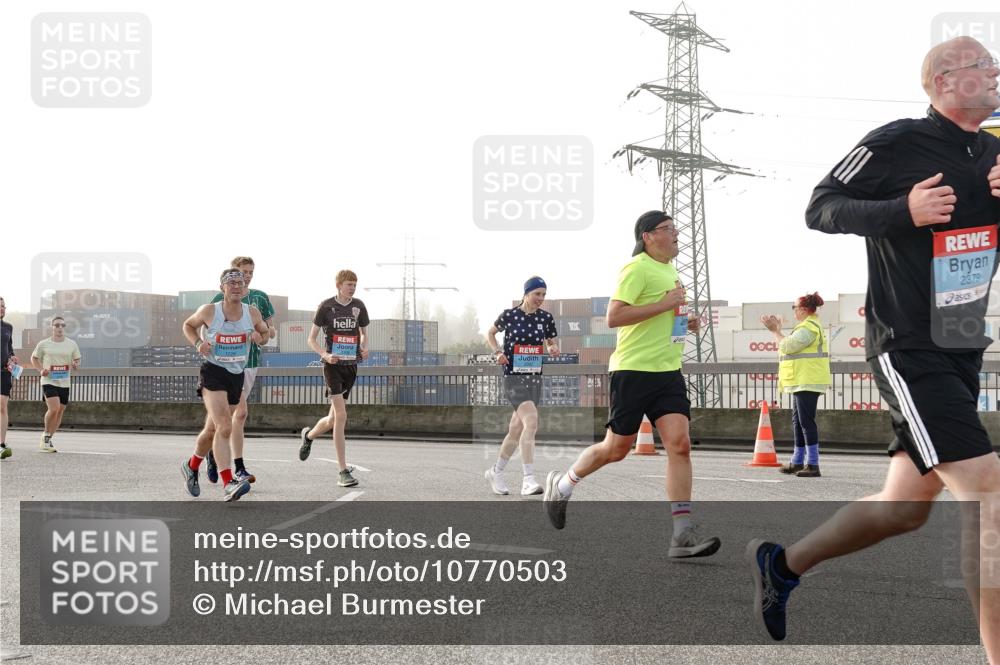 03.10.2026 - Köhlbrandbrückenlauf Michael Burmester http://msf.ph/oto/10770503 03.10.2026 09:14:14 Position 3 2379 meine-sportfotos.de