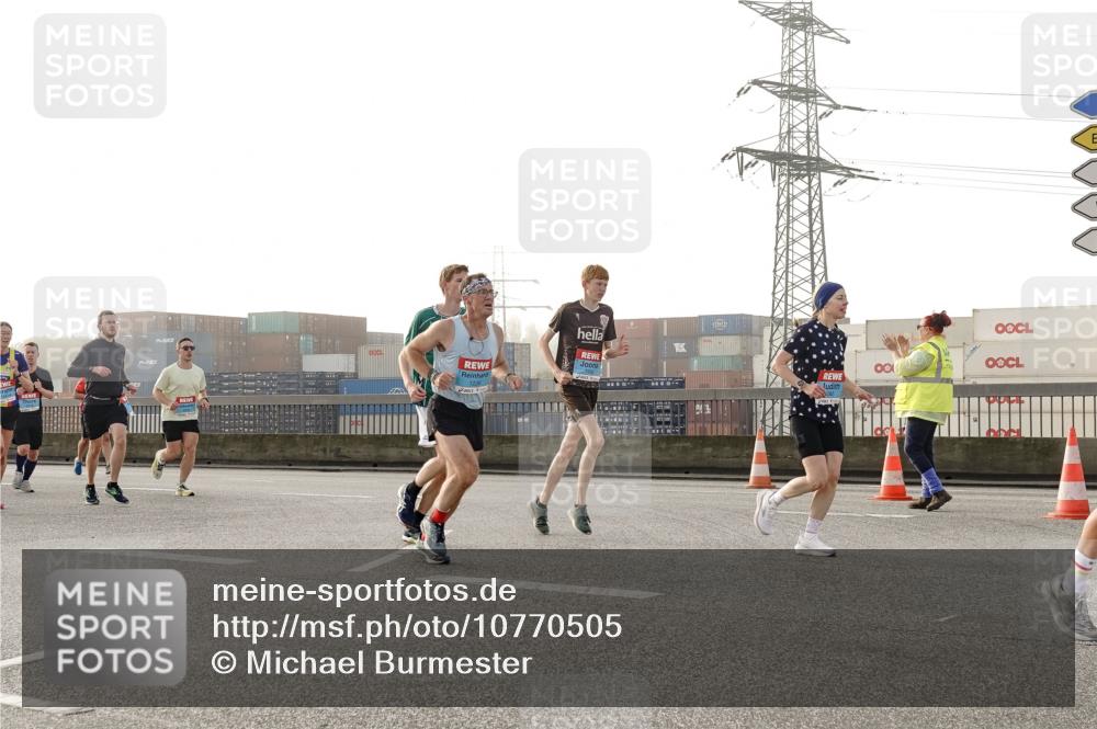 03.10.2026 - Köhlbrandbrückenlauf Michael Burmester http://msf.ph/oto/10770505 03.10.2026 09:14:15 Position 3  meine-sportfotos.de