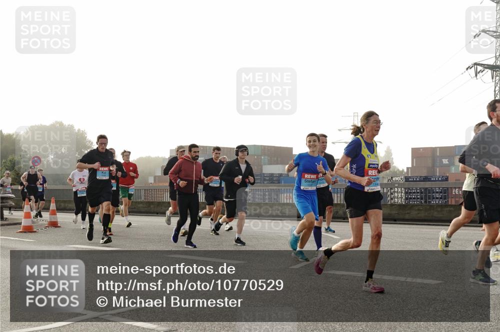 03.10.2026 - Köhlbrandbrückenlauf Michael Burmester http://msf.ph/oto/10770529 03.10.2026 09:14:18 Position 3 2213, 1229, 13 meine-sportfotos.de