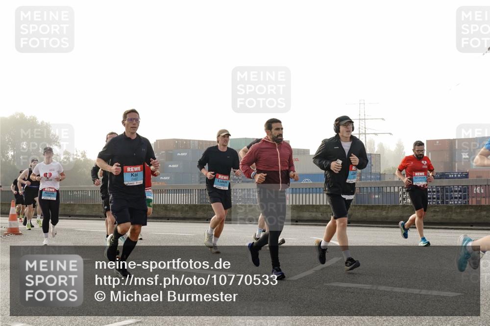 03.10.2026 - Köhlbrandbrückenlauf Michael Burmester http://msf.ph/oto/10770533 03.10.2026 09:14:19 Position 3 19, 2462 meine-sportfotos.de